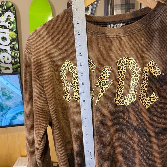Women’s Two-toned cheetah AC/DC print, custom bleach splatter design long sleeve - Picture 2 of 6